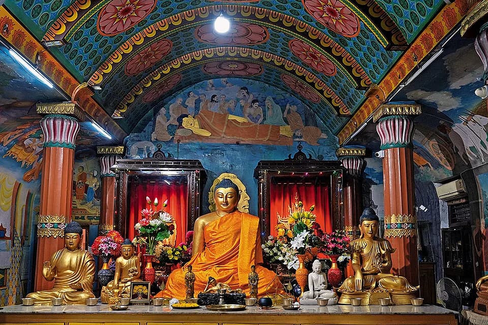 From The Latest Issue: Pali, Prayer, And City Streets