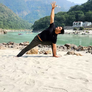 Beach Yoga & Wellness Sessions – Mumbai